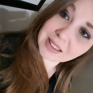 Meet your Posher, Hillary